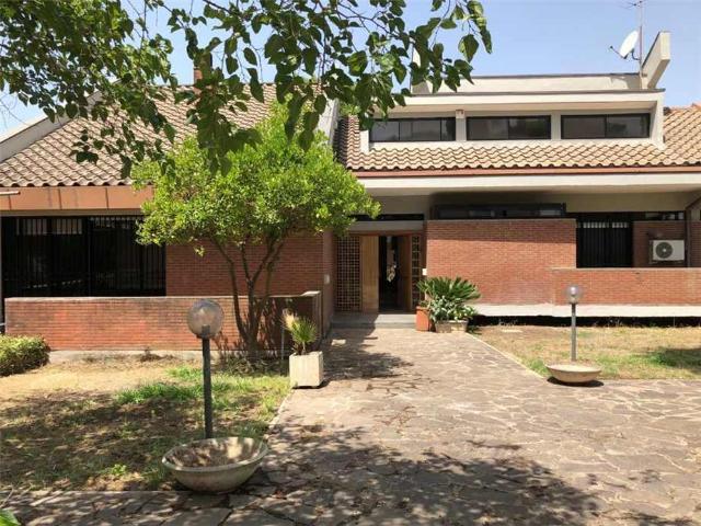Villa Indipendente in vendita a Quartiere Italia, Latina