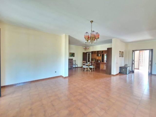 Villa Indipendente in vendita a Piccarello, Latina