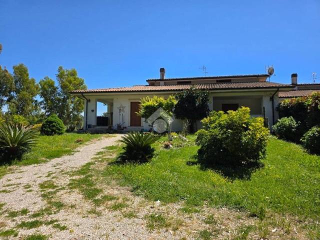 Villa Indipendente in vendita a Latina, Lazio