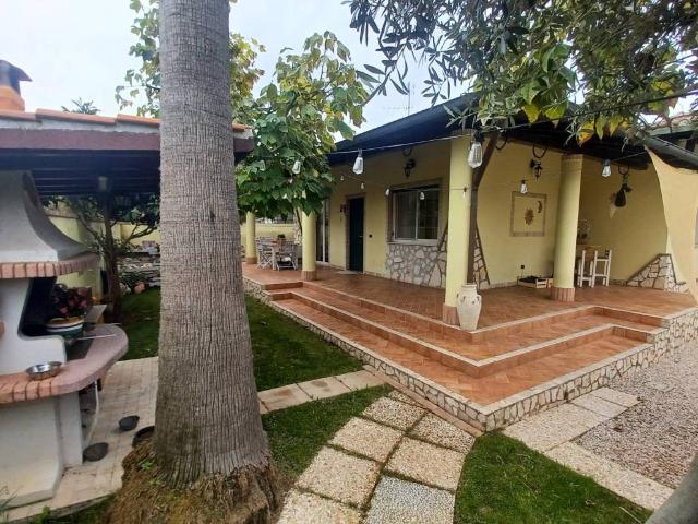 Villa Indipendente in vendita a Nuova Latina, Latina