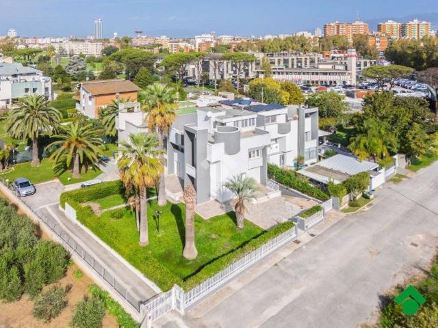 Villa Indipendente in vendita a Piccarello, Latina