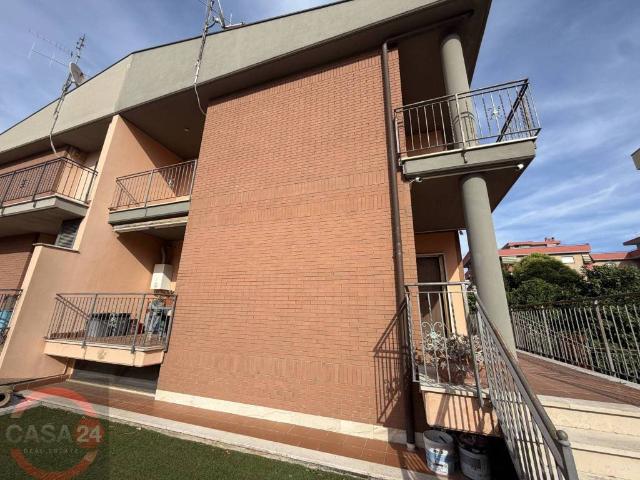 Villa Indipendente in vendita a Latina, Lazio