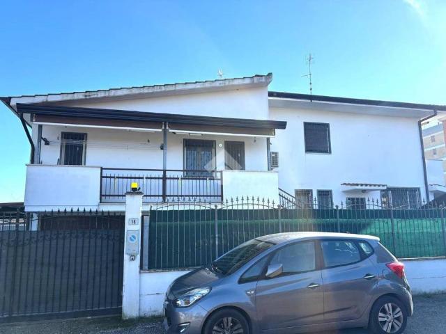 Villa Indipendente in vendita a Piccarello, Latina