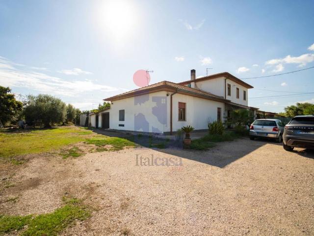 Villa Indipendente in vendita a Borgo Montello, Latina
