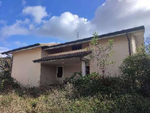 Villa Indipendente in vendita a Latina, Lazio