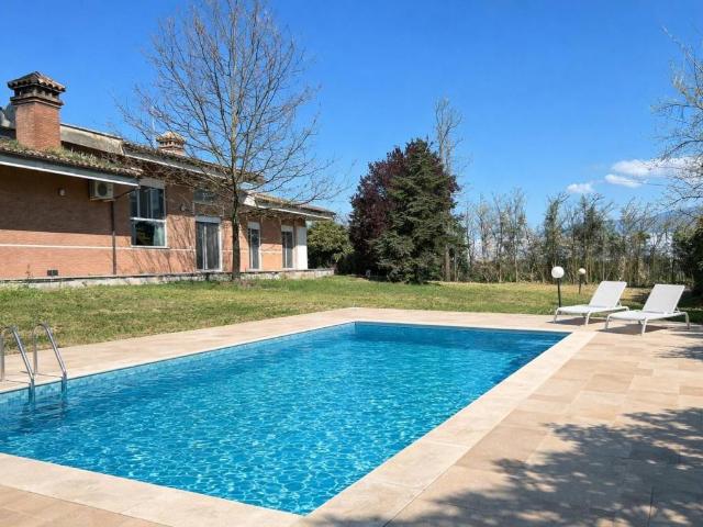 Villa Indipendente in vendita a Chiesuola di Piscinara, Latina