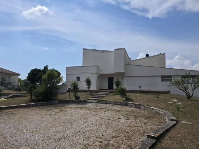 Villa Indipendente in vendita a Latina, Lazio