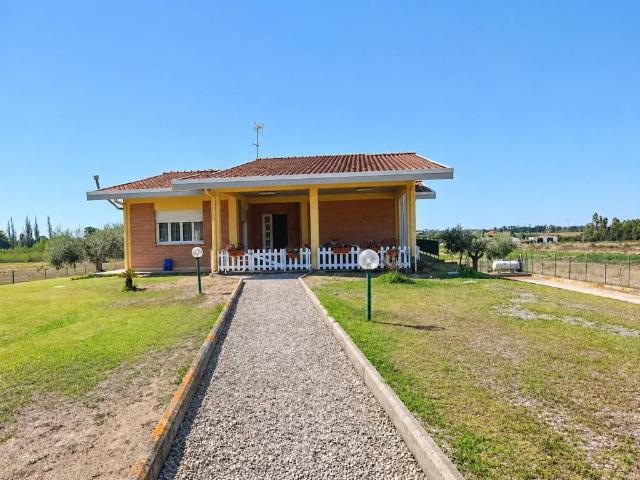 Villa Indipendente in vendita a Nascosa, Latina