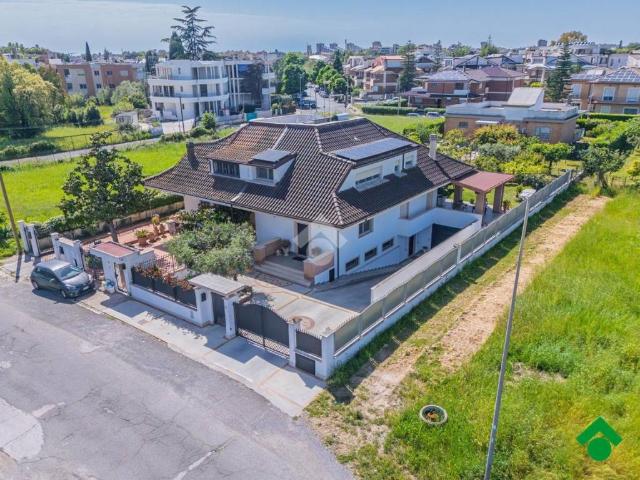 Villa Indipendente in vendita a Persicara, Latina