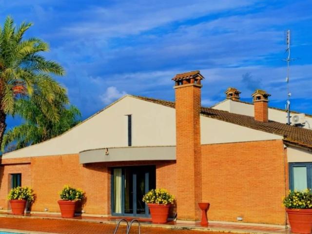 Villa Indipendente in vendita a Latina, Lazio