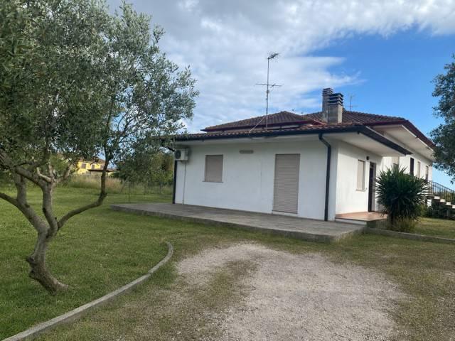 Villa Indipendente in vendita a Borgo Piave, Latina