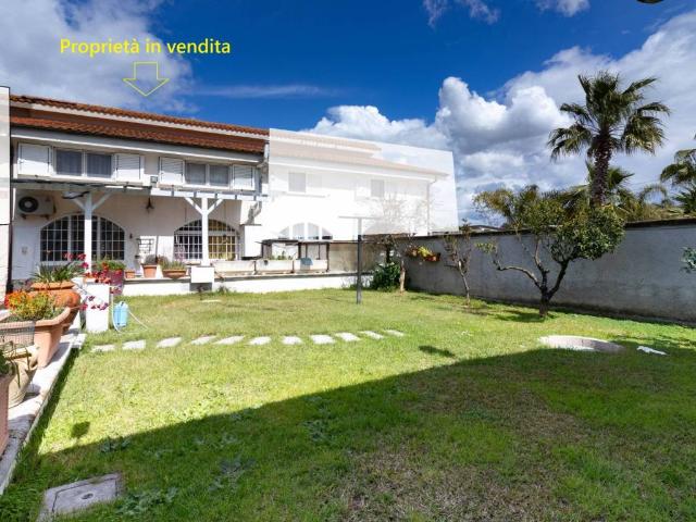 Villa Indipendente in vendita a Latina, Lazio