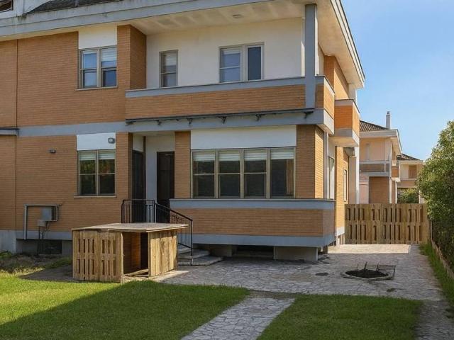 Villa Indipendente in vendita a Europa, Latina