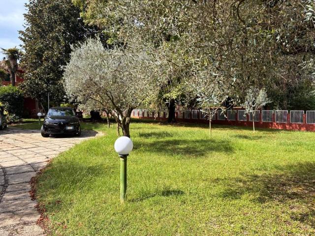 Villa Indipendente in vendita a Piccarello, Latina