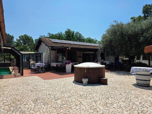 Villa Indipendente in vendita a Gionchetto, Latina