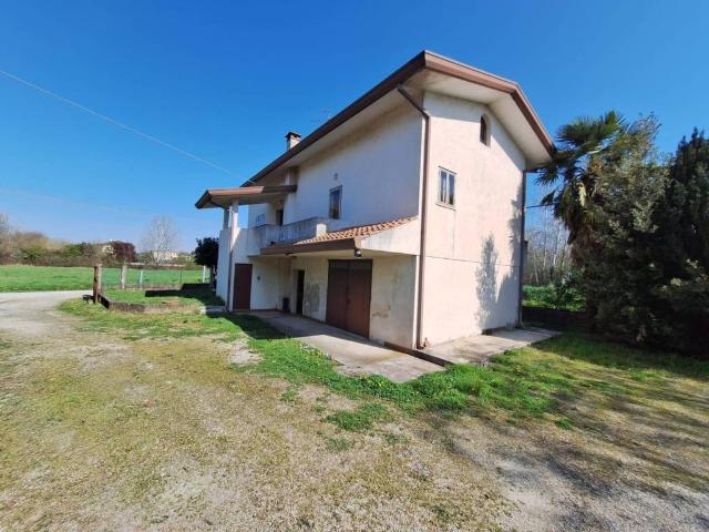Villa Indipendente in vendita a Latisanotta / Tisanote, Latisana / Tisane