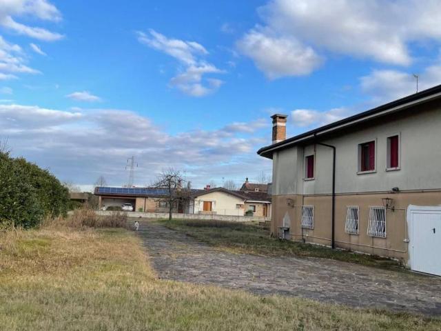 Villa Indipendente in vendita a Latisanotta, Latisana