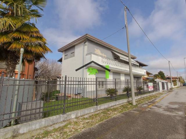 Villa Indipendente in vendita a Crosere, Latisana