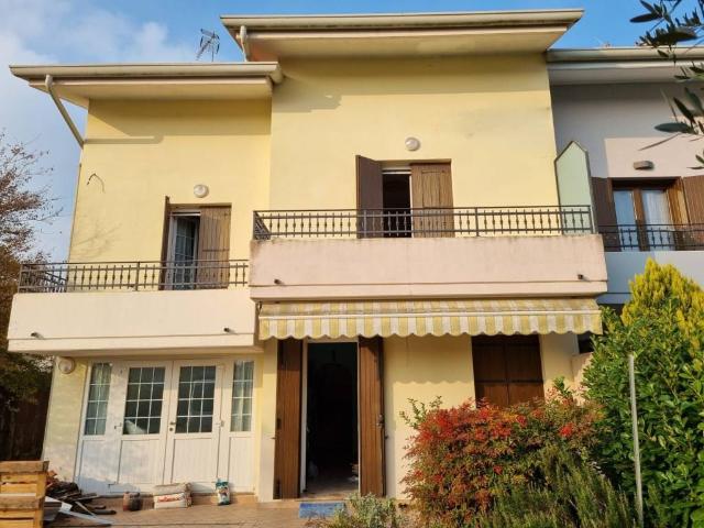Villa Indipendente in vendita a Latisanotta, Latisana