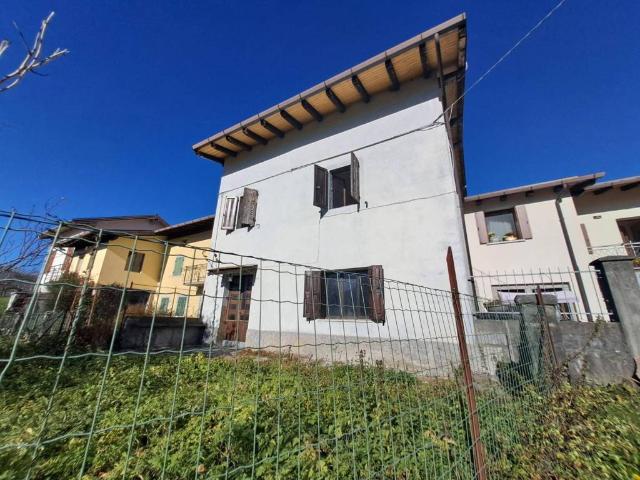 Villa Indipendente in vendita a Lauco, Friuli-Venezia Giulia