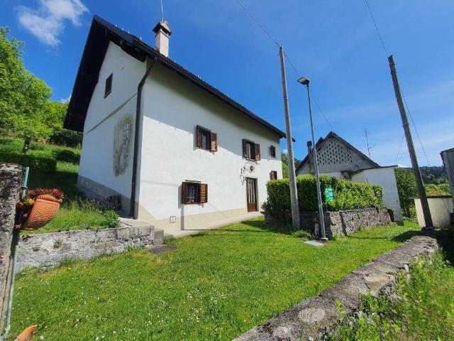 Villa Indipendente in vendita a Lauco, Friuli-Venezia Giulia