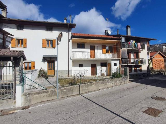 Villa Indipendente in vendita a Lauco, Friuli-Venezia Giulia