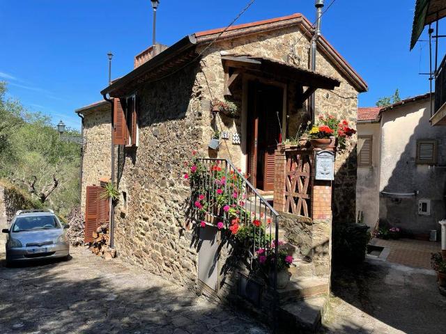 Villa Indipendente in vendita a Laureana Cilento, Campania
