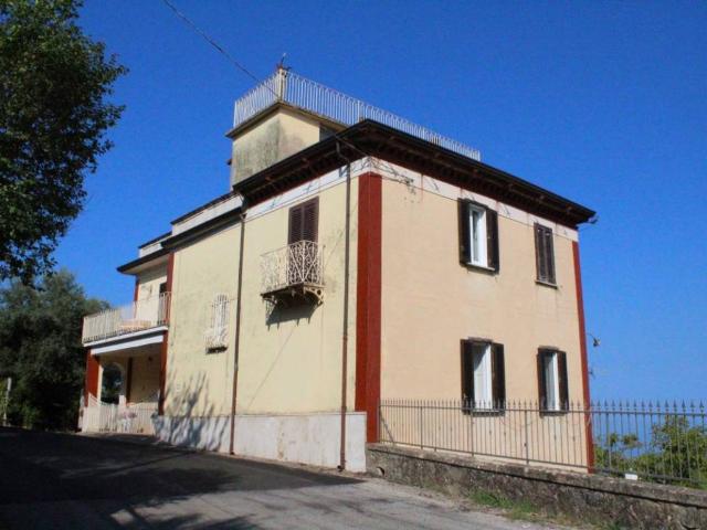Villa Indipendente in vendita a Laureana Cilento, Campania