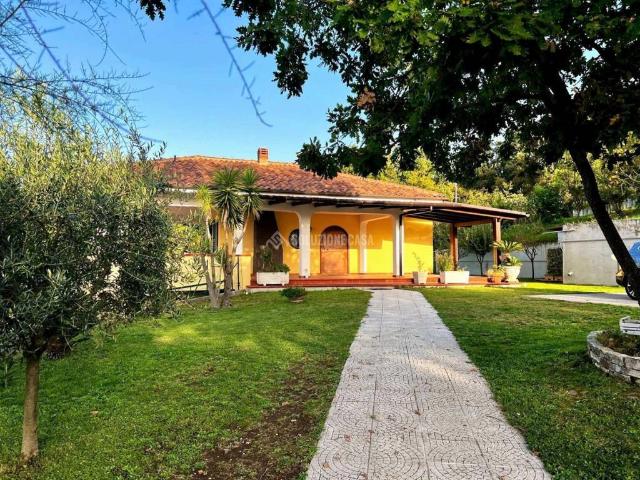 Villa Indipendente in vendita a Laureana Cilento, Campania