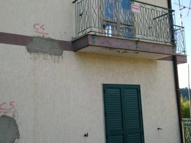 Villa Indipendente in vendita a Laurenzana, Basilicata