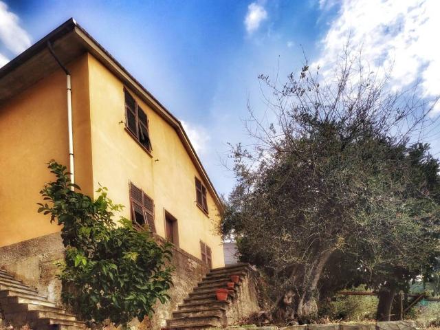 Villa Indipendente in vendita a Lavagna, Liguria