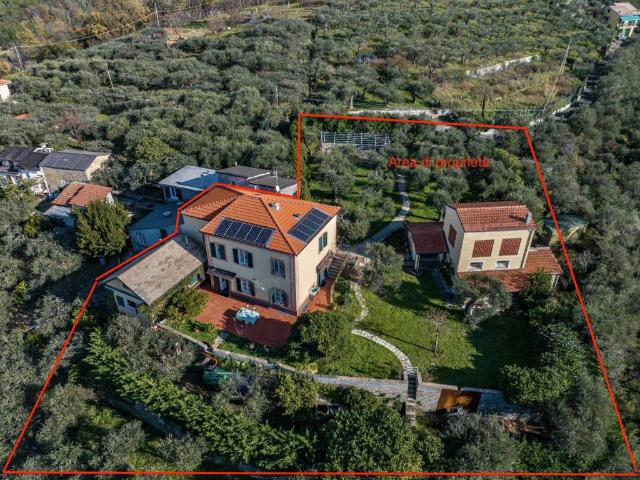 Villa Indipendente in vendita a Lavagna, Liguria