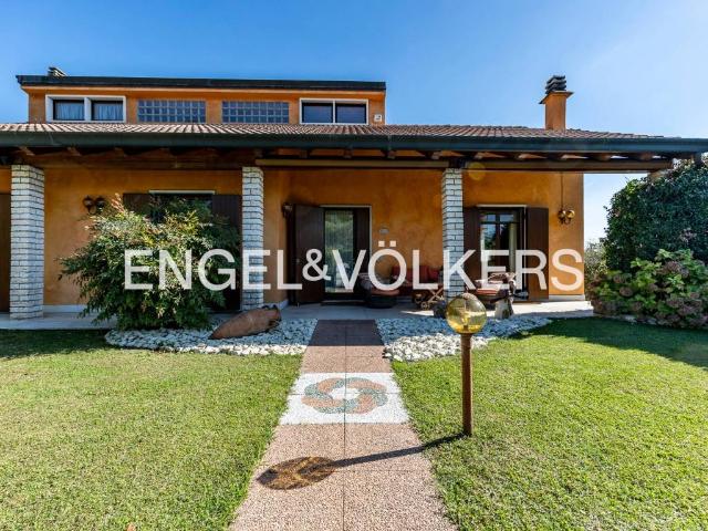 Villa Indipendente in vendita a Lavagno, Vago