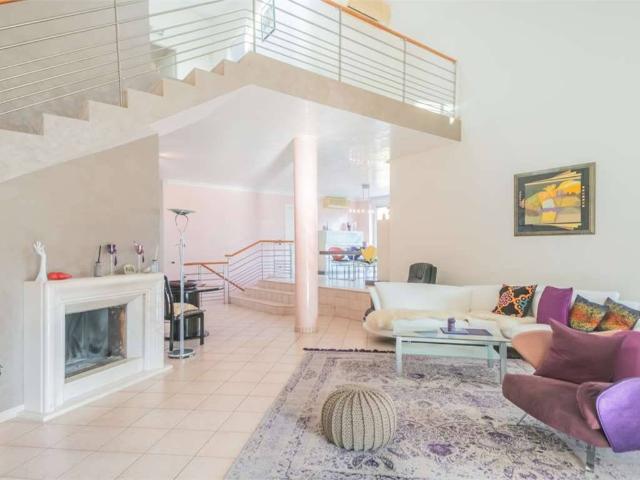 Villa Indipendente in vendita a Comunità Montana del Piambello, Lavena Ponte Tresa