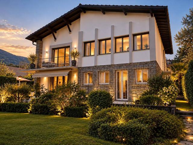 Villa Indipendente in vendita a Ponte Tresa, Lavena Ponte Tresa