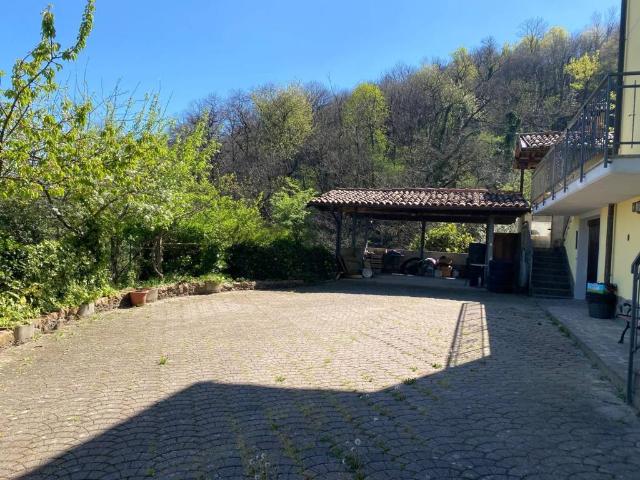 Villa Indipendente in vendita a Comunità Montana del Piambello, Lavena Ponte Tresa