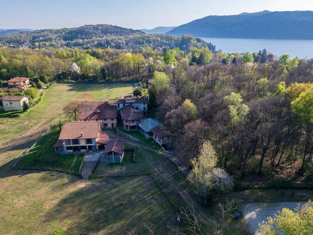 Villa Indipendente in vendita a Unione dei comuni del Medio Verbano, Leggiuno