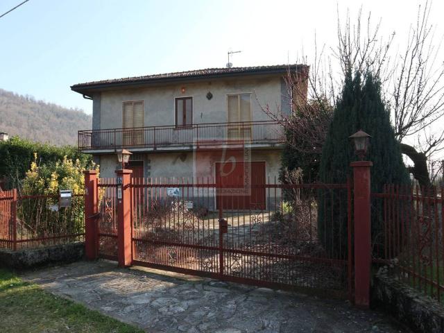 Villa Indipendente in vendita a Comunità Montana Valli del Verbano, Capodisotto