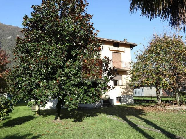 Villa Indipendente in vendita a Comunità Montana Valli del Verbano, Capodisotto