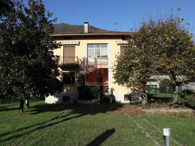 Villa Indipendente in vendita a Comunità Montana Valli del Verbano, Capodisotto