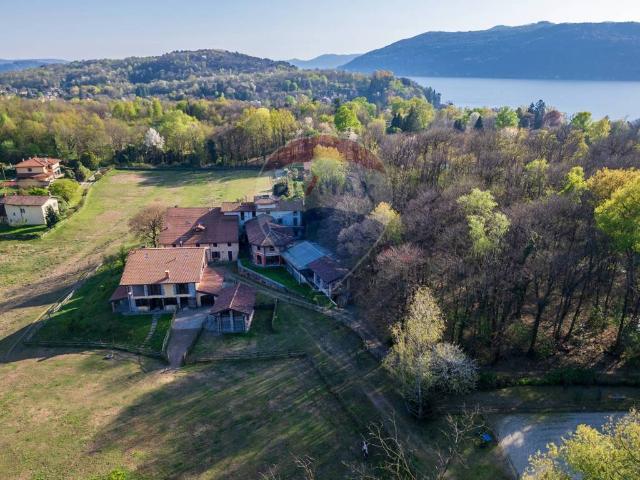 Villa Indipendente in vendita a Comunità Montana Valli del Verbano, Cerro