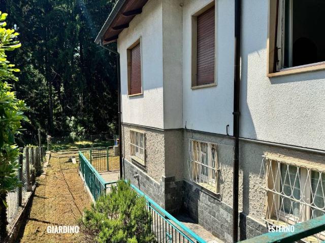 Villa Indipendente in vendita a Comunità Montana Valli del Verbano, Laveno Mombello