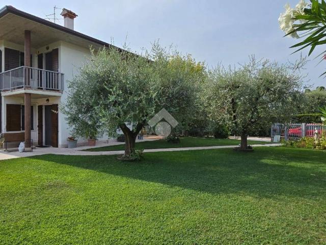 Villa Indipendente in vendita a Lazise, Veneto