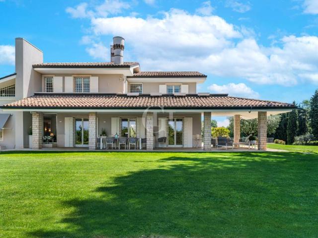 Villa Indipendente in vendita a Lazise, Veneto