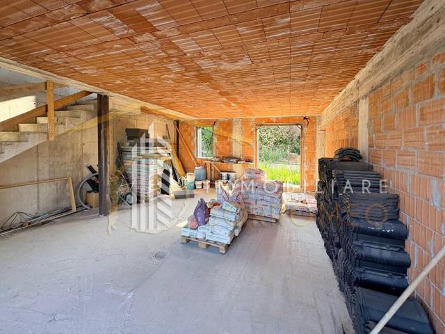 Villa Indipendente in vendita a Lazzate, Lombardia