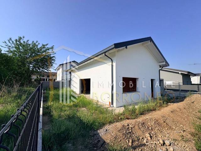 Villa Indipendente in vendita a Lazzate, Lombardia