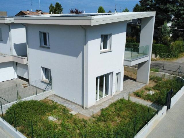 Villa Indipendente in vendita a Lazzate, Lombardia