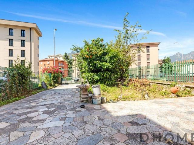Villa Indipendente in vendita a Belledo, Lecco