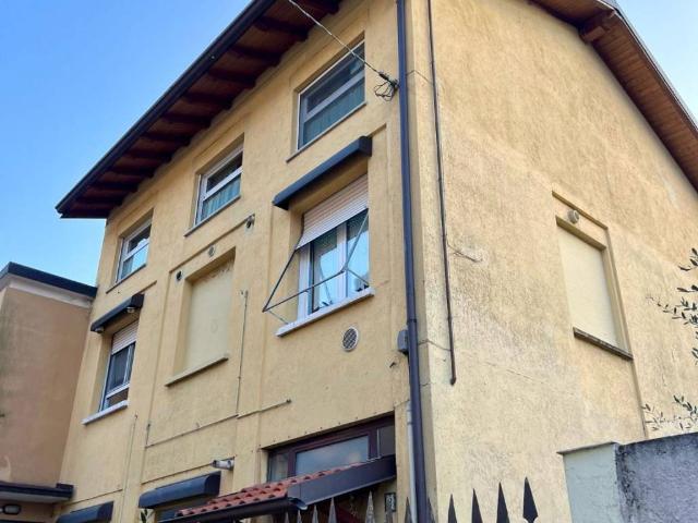Villa Indipendente in vendita a Pescarenico, Lecco