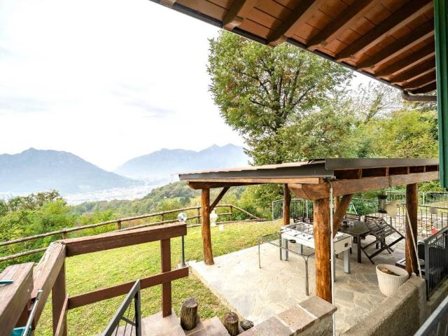 Villa Indipendente in vendita a Malnago, Lecco